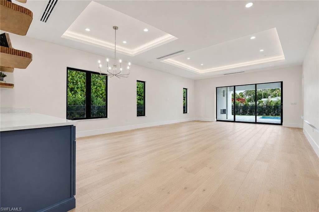 3028 Woodside AVE-3