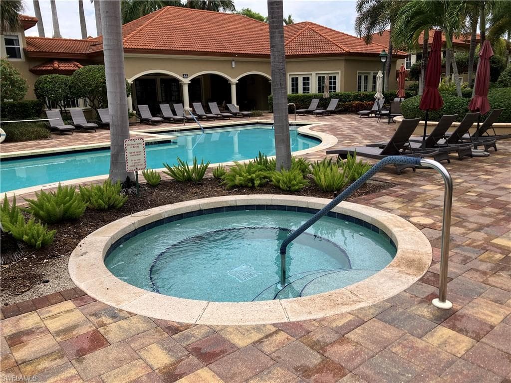 8920 Colonnades CT E 516-23