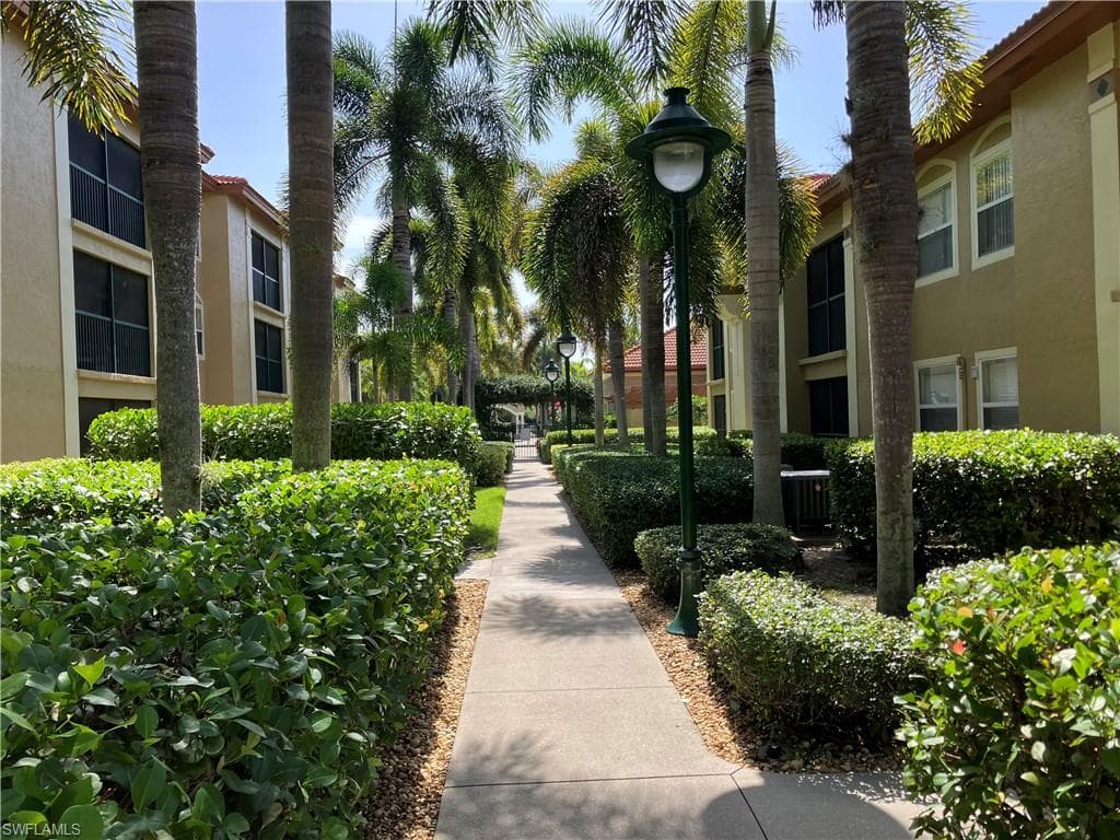 8920 Colonnades CT E 516-27