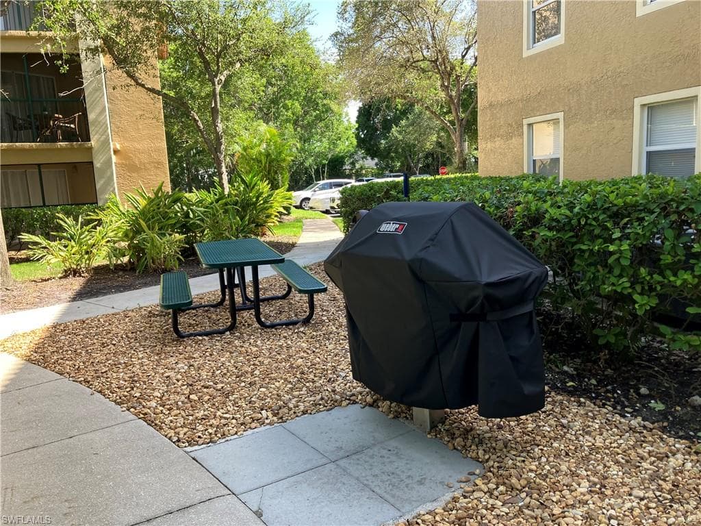 8920 Colonnades CT E 516-26