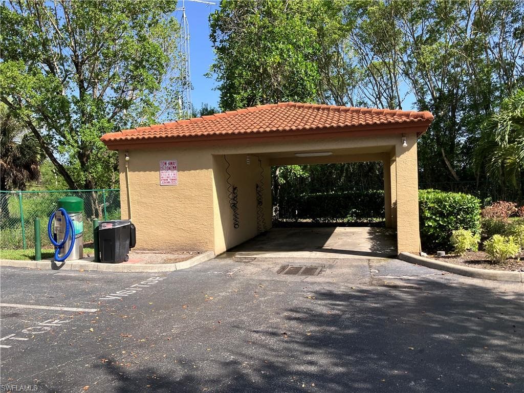 8920 Colonnades CT E 516-32