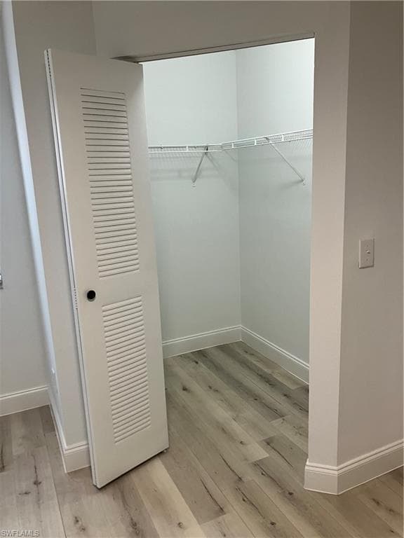 8920 Colonnades CT E 516-14