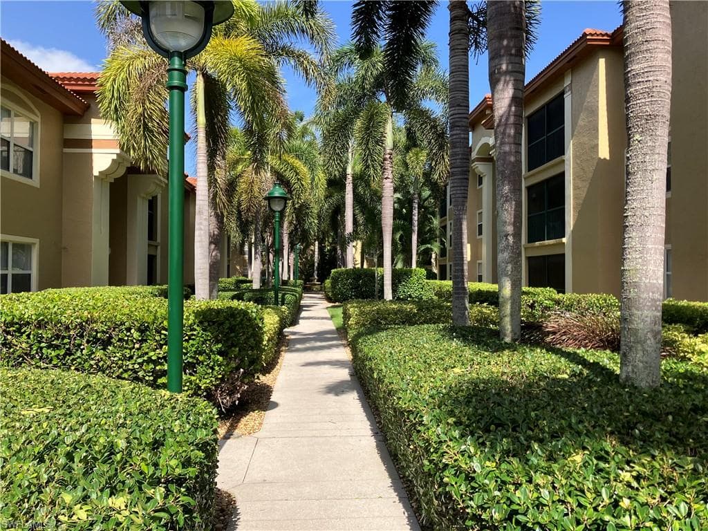 8920 Colonnades CT E 516-25