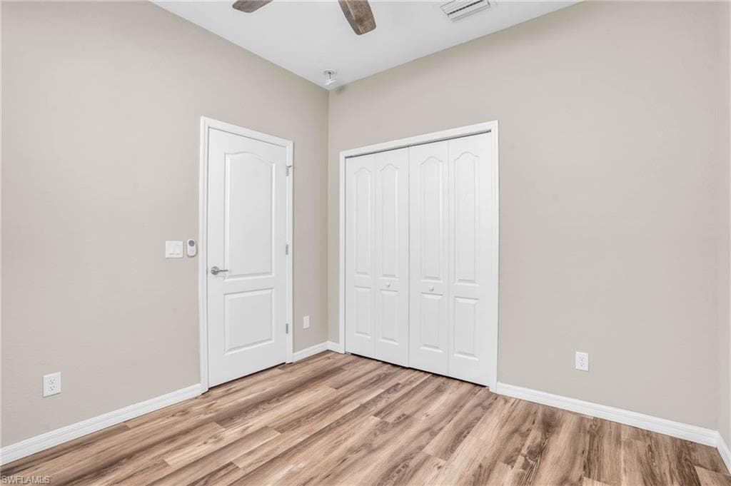 2061 Hamlin ST-14