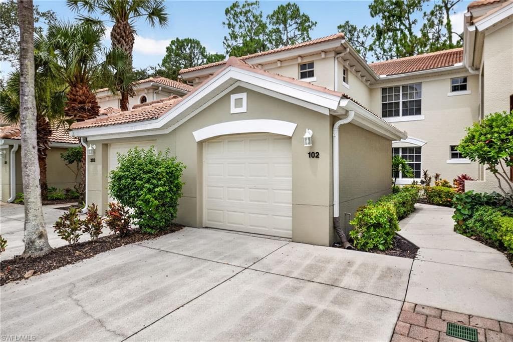 1672 Tarpon Bay DR S 102-2