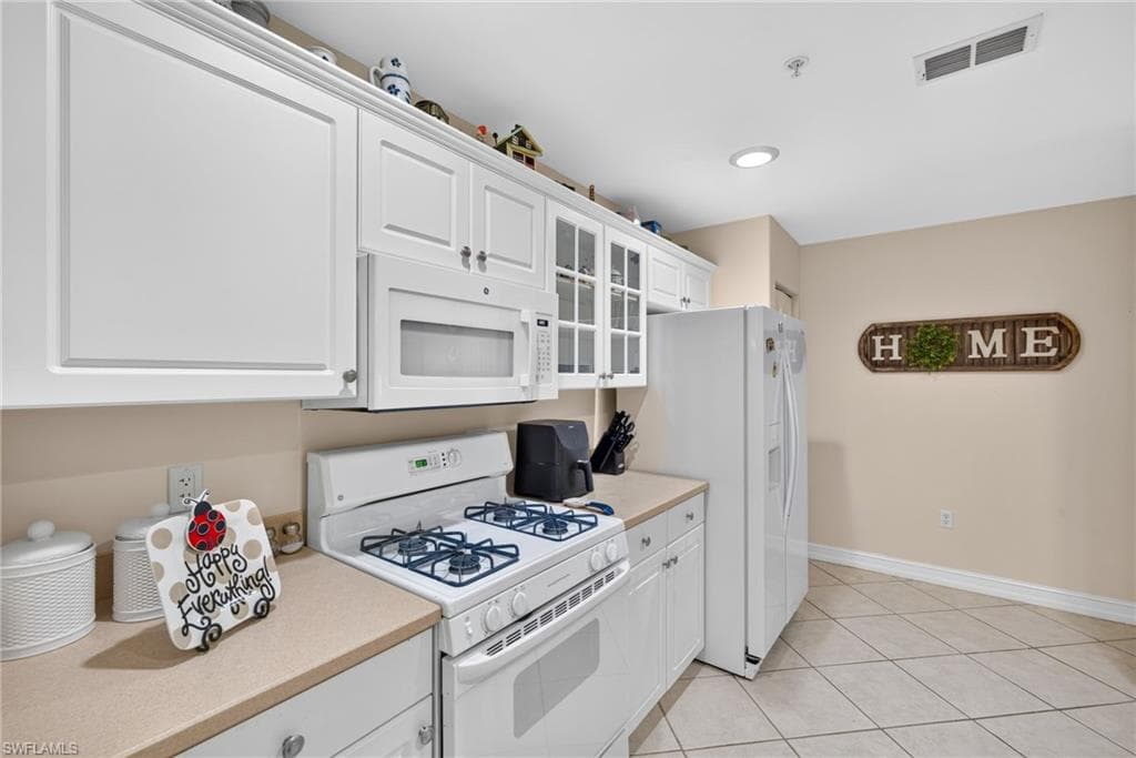 1672 Tarpon Bay DR S 102-9