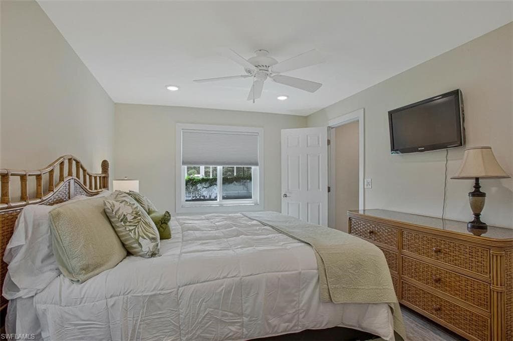 4298 27th CT SW 101-26