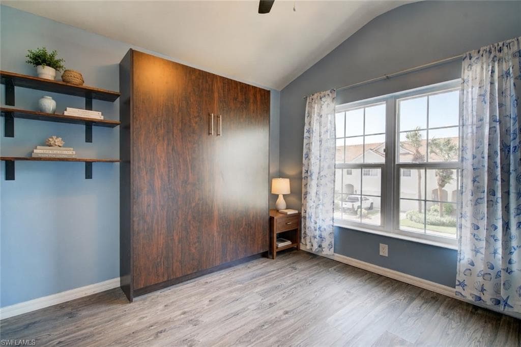 904 Hampton CIR-17