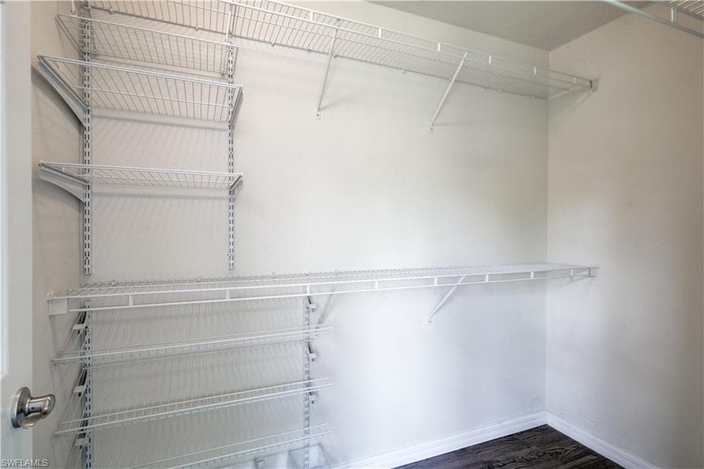 904 Hampton CIR-14