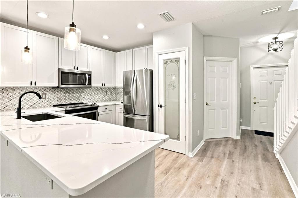 8697 Athena CT-9