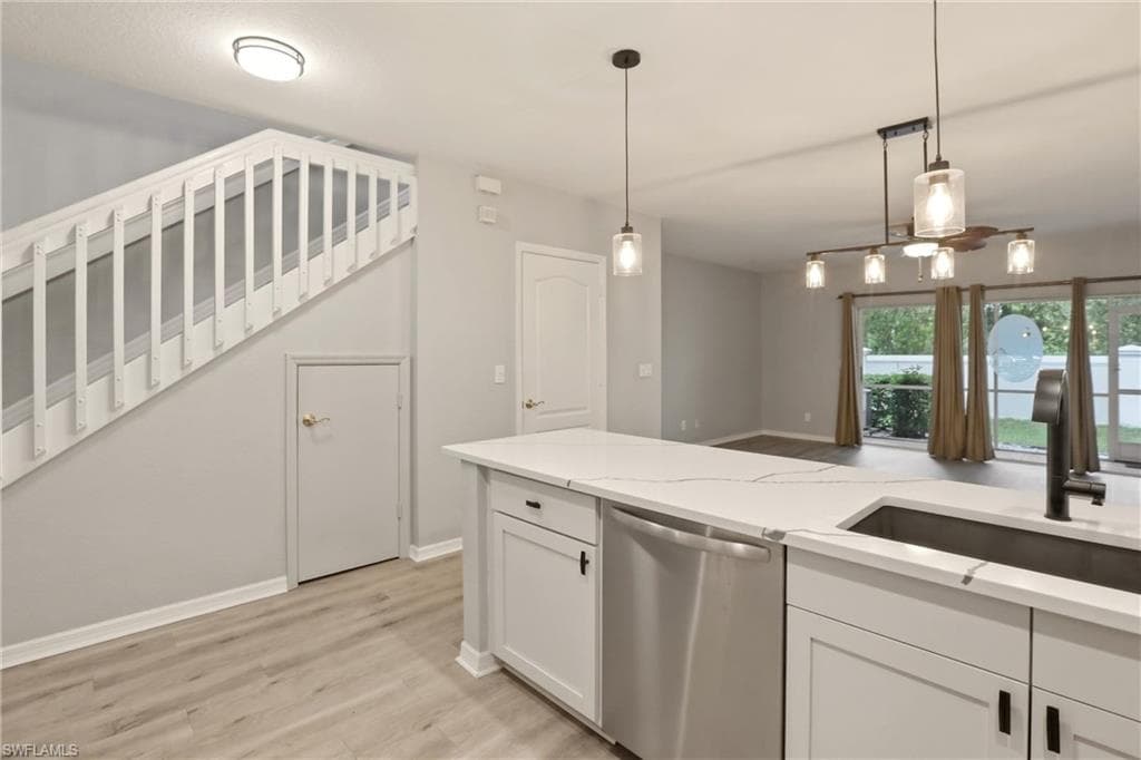 8697 Athena CT-10