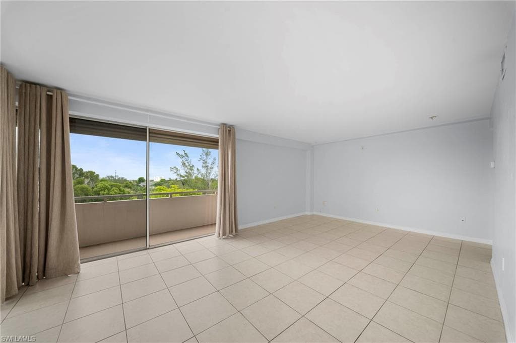 4807 Sunset CT 405-6
