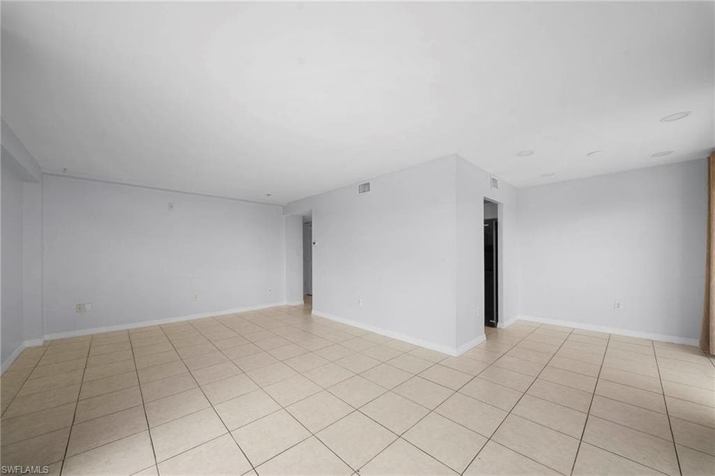 4807 Sunset CT 405-5