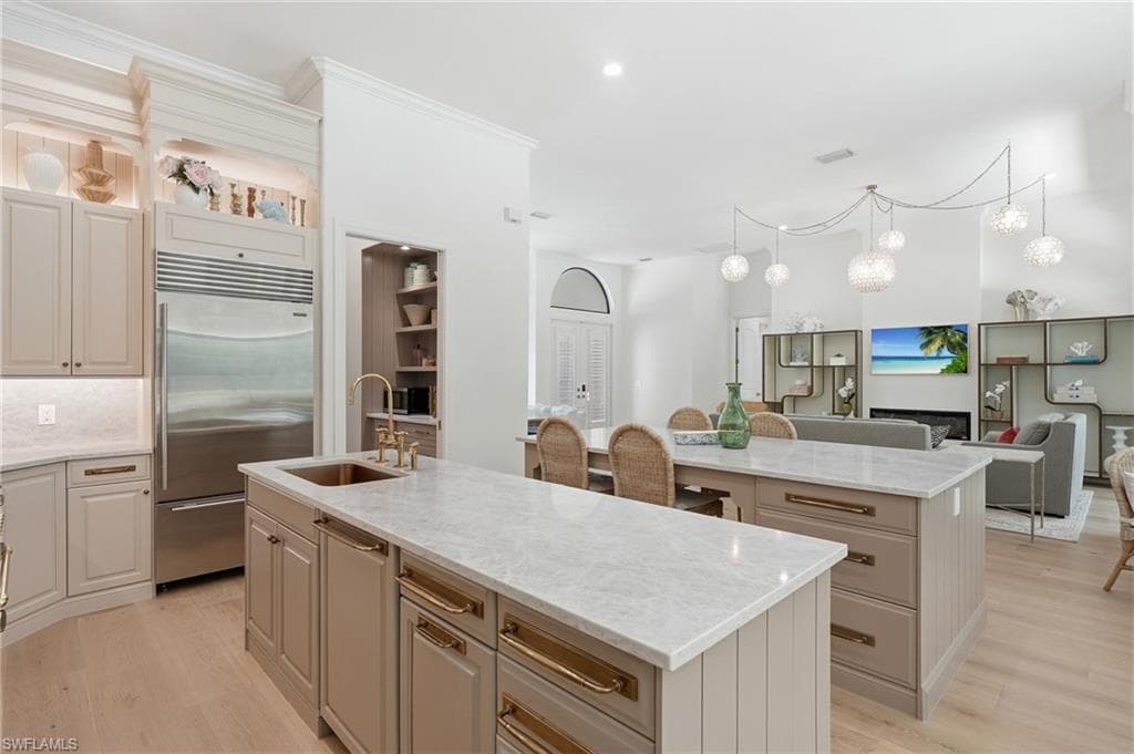 9833 Clear Lake CIR-9