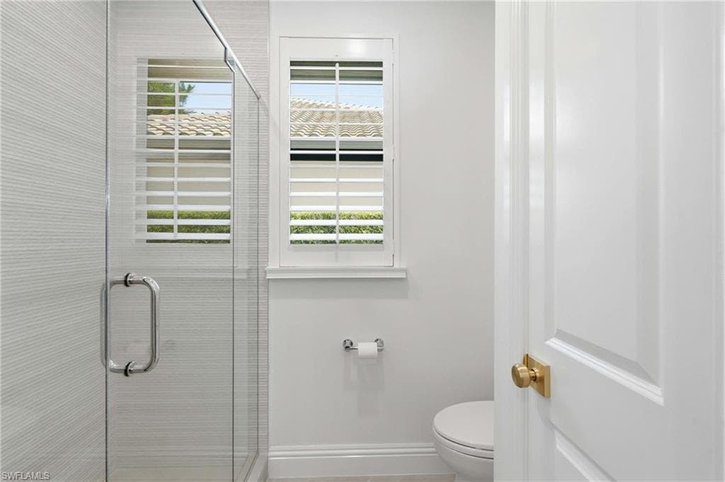 9833 Clear Lake CIR-24