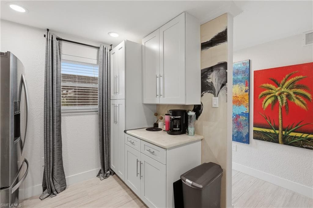 632 Victoria DR 103-6