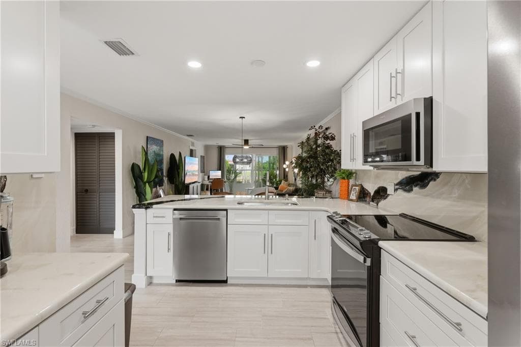 632 Victoria DR 103-8
