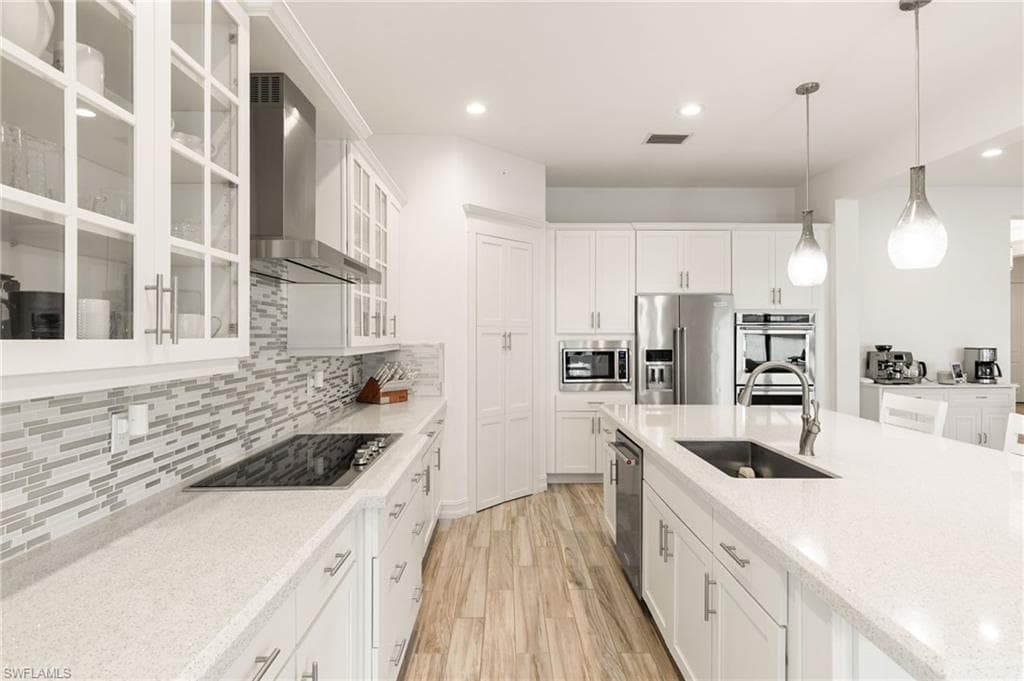 9344 Glenforest DR-9