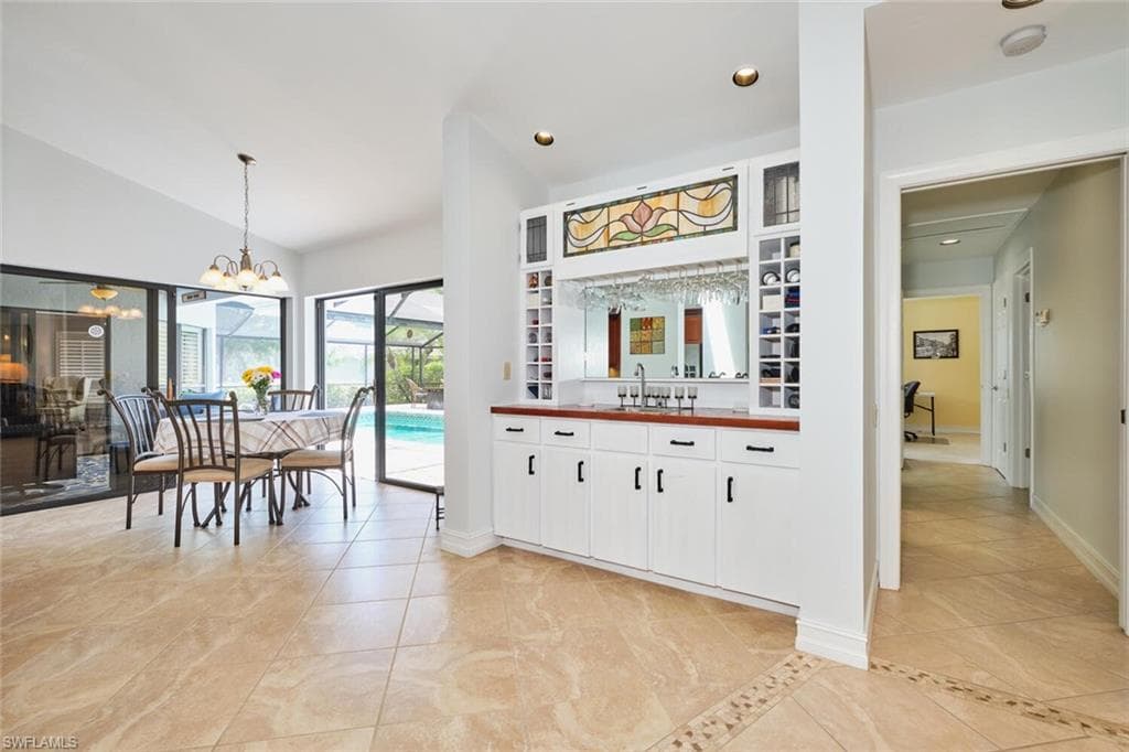 15440 Kilmarnock DR-13
