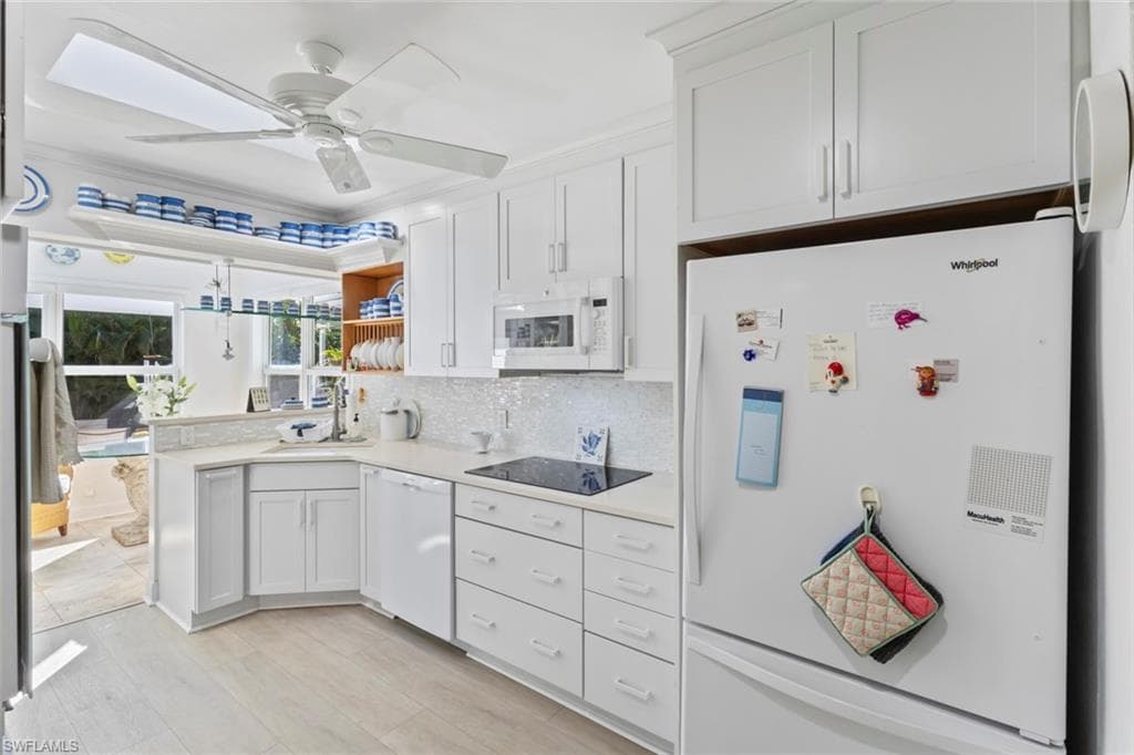 1348 Alcazar AVE-10