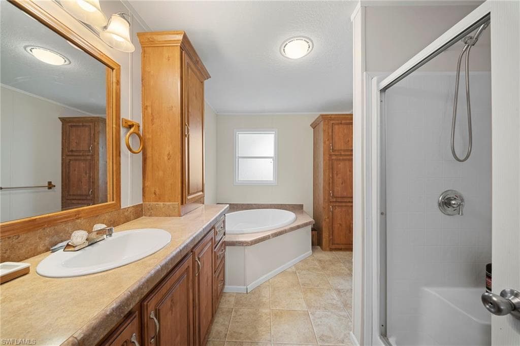 27472 Rue Viauv AVE-17