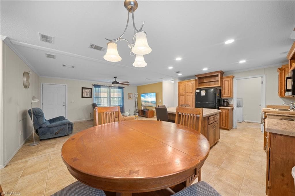 27472 Rue Viauv AVE-10