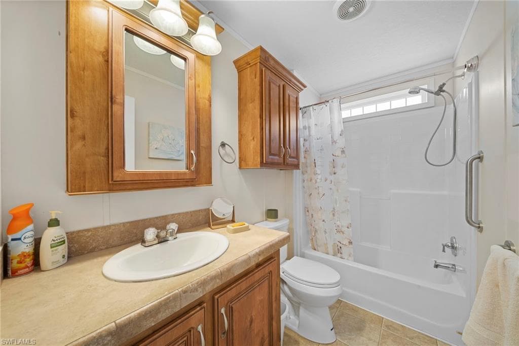 27472 Rue Viauv AVE-14
