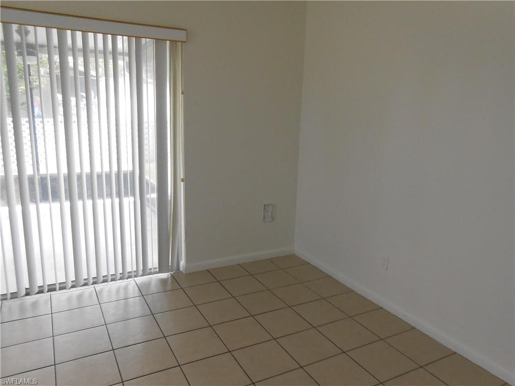 404 Joel BLVD-12