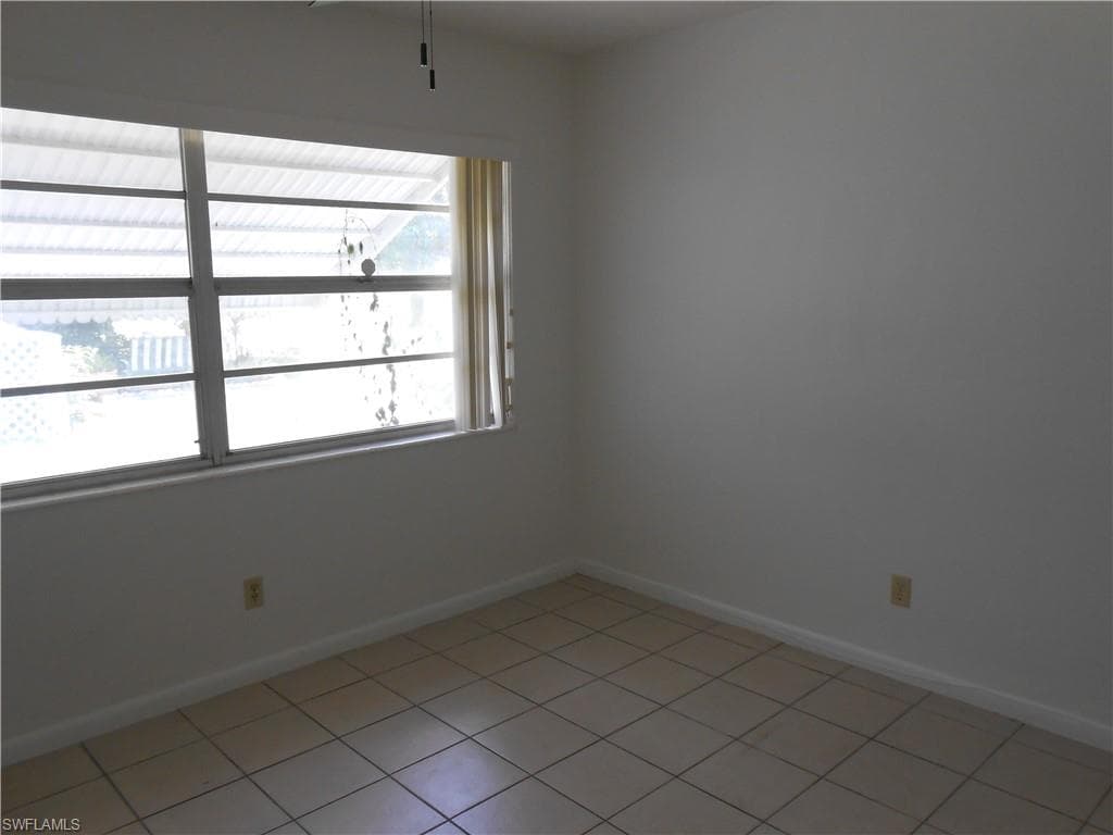 404 Joel BLVD-25