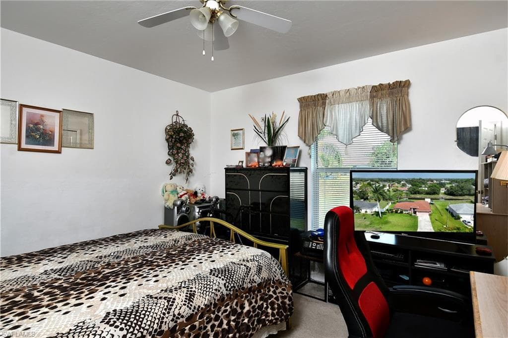 712 Fargo DR-23
