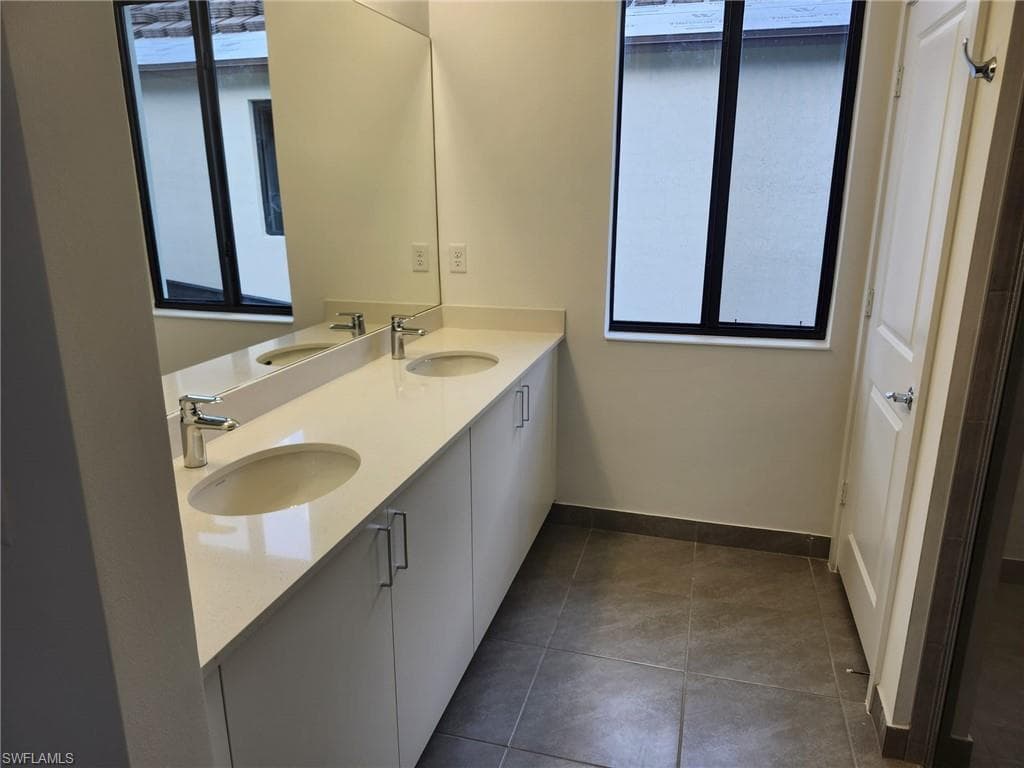 5124 Nevola AVE-11