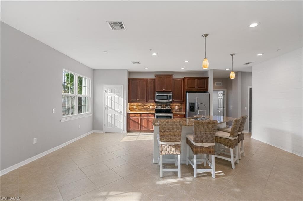 18261 Creekside Preserve LOOP 202-9