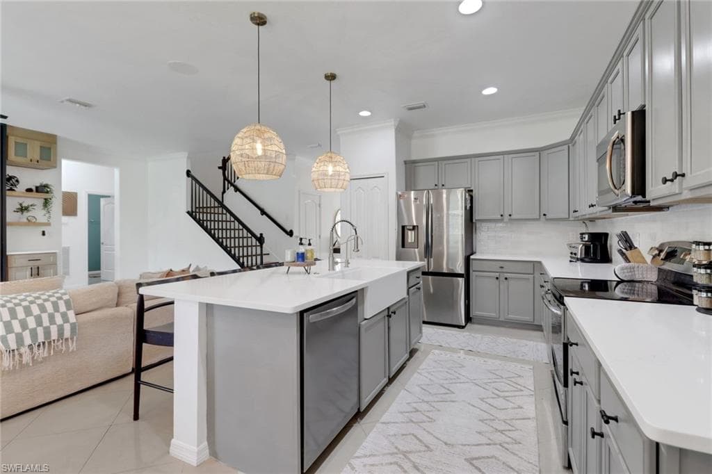 11295 Red Bluff LN-10