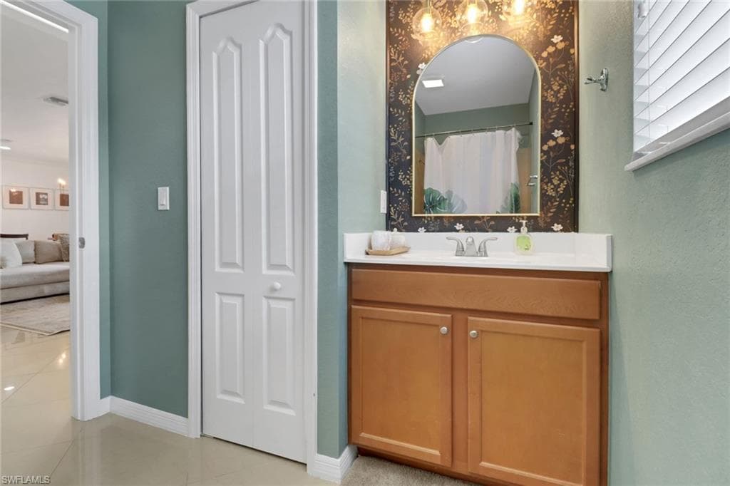 11295 Red Bluff LN-18