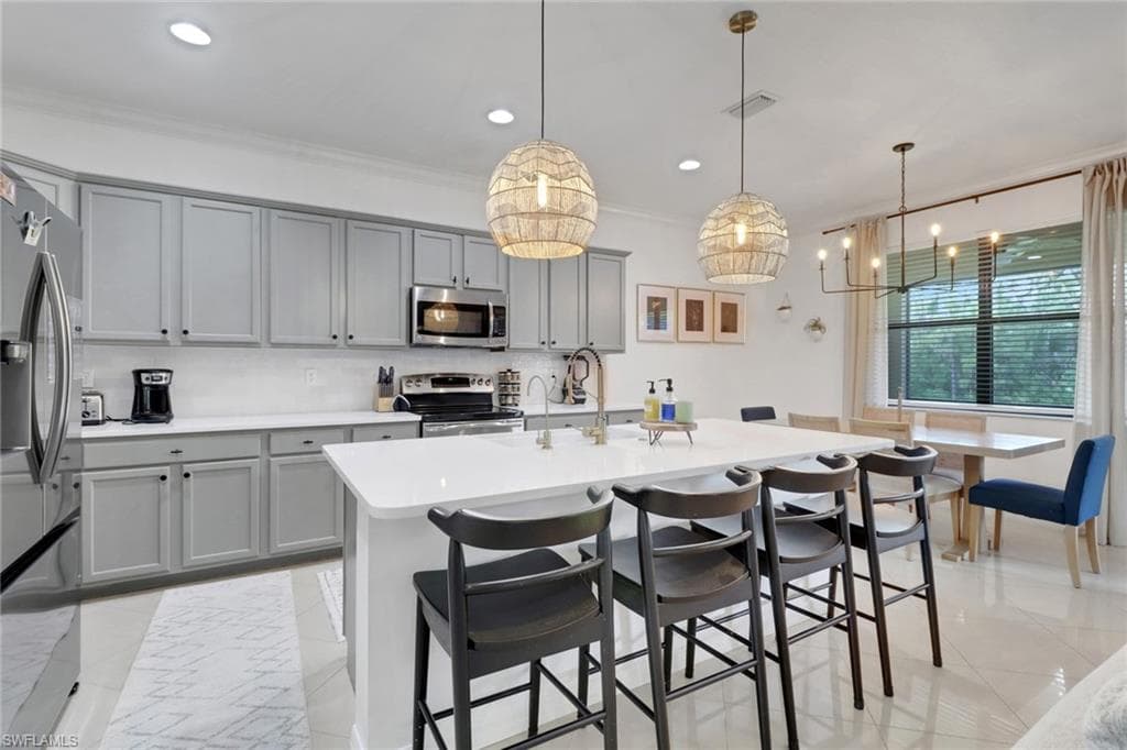 11295 Red Bluff LN-8
