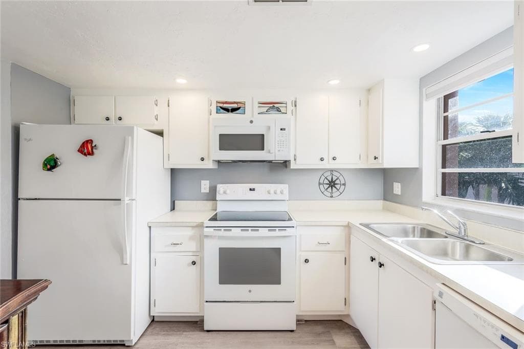 16881 Davis RD 624-6