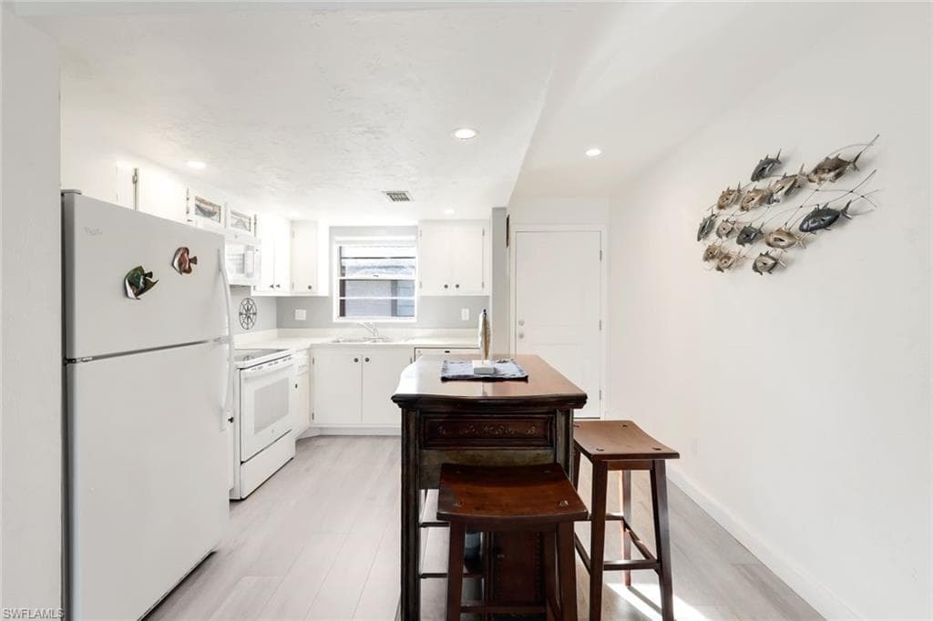 16881 Davis RD 624-7