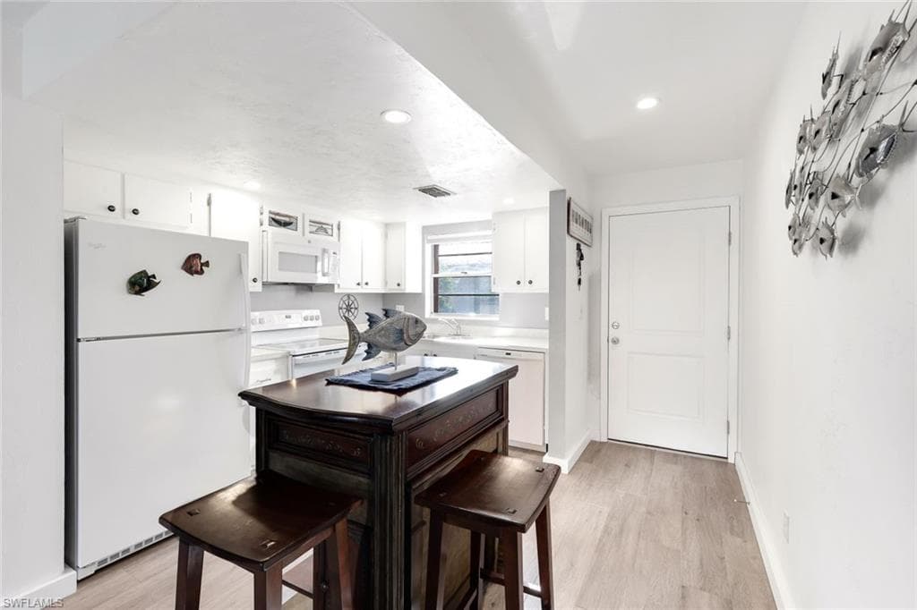 16881 Davis RD 624-9