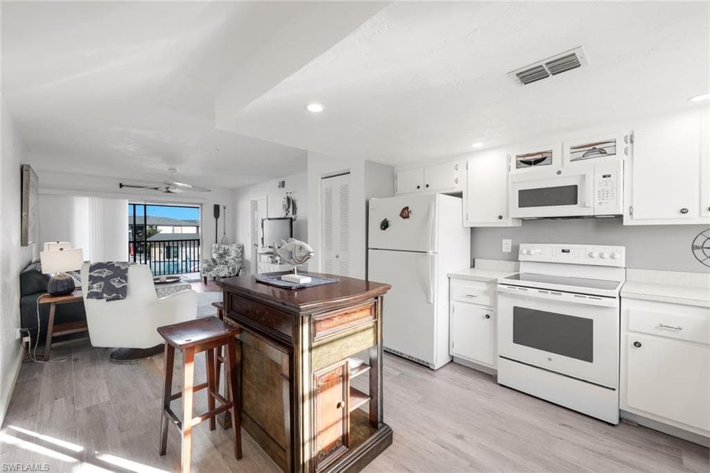 16881 Davis RD 624-8