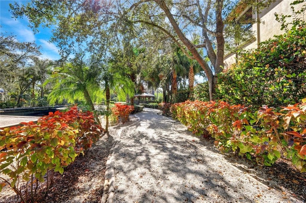 27085 Serrano WAY-40