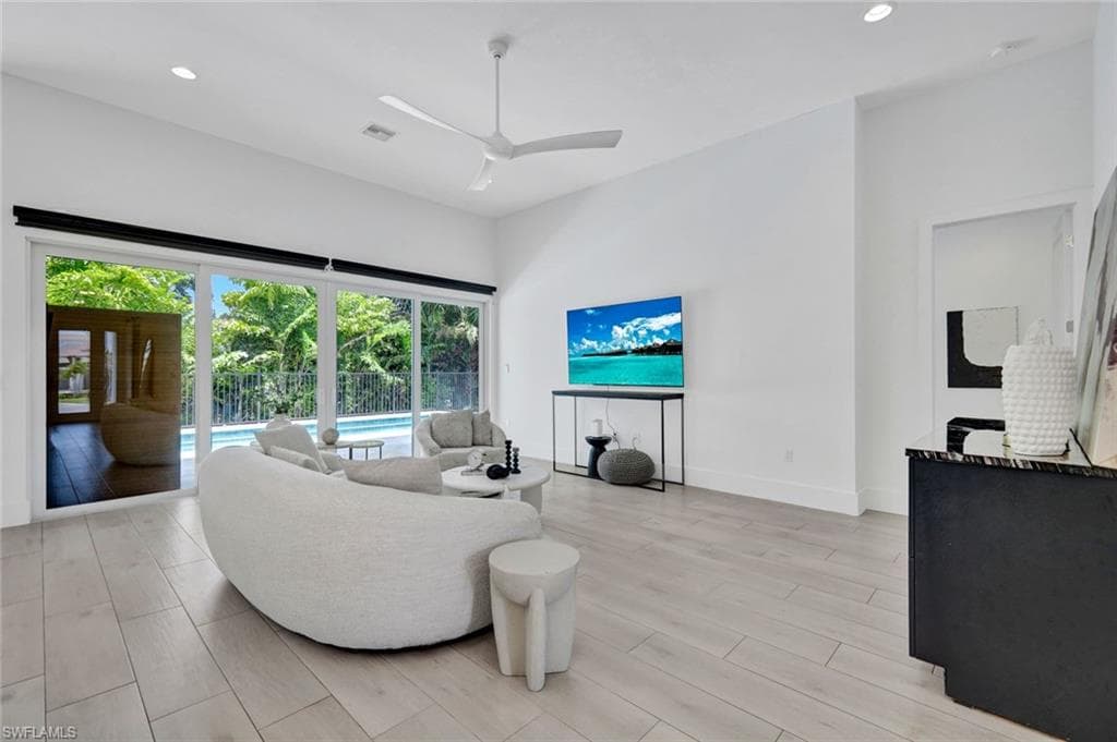 27085 Serrano WAY-8