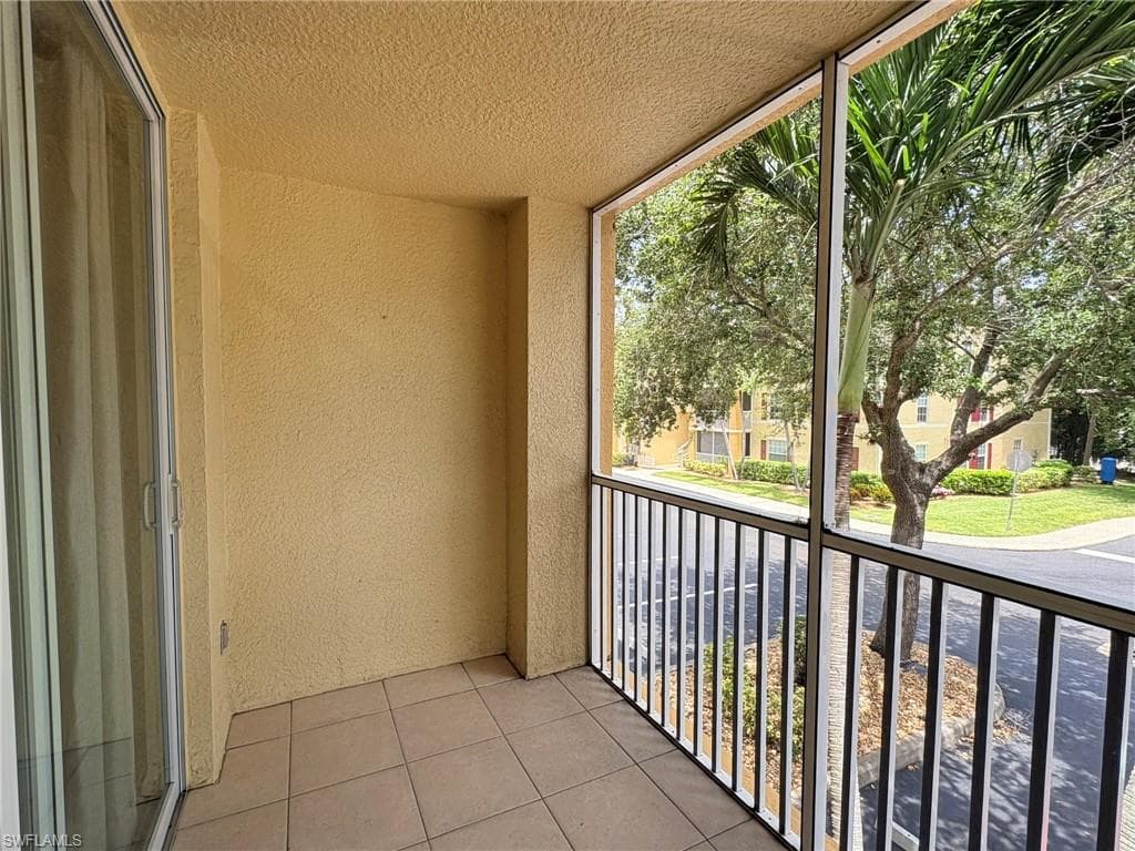 4127 Residence DR 415-9