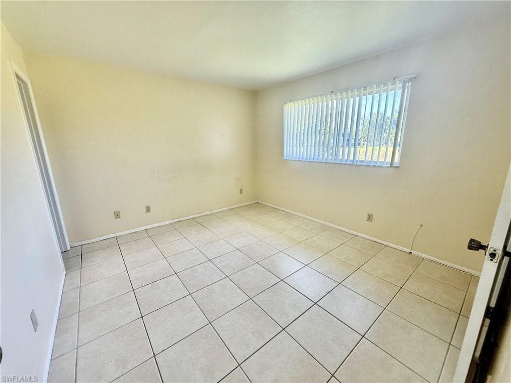 516 Parkside ST-15