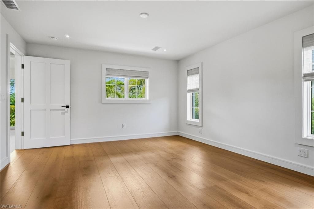 664 Pompano DR-27