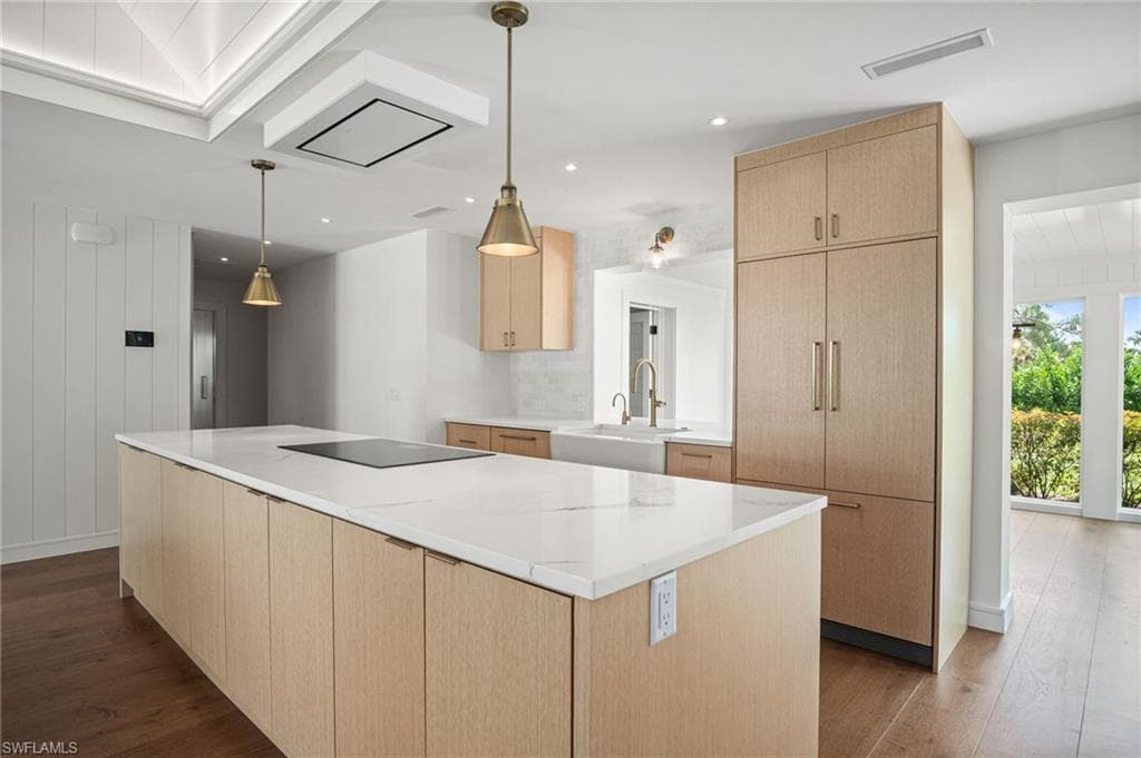 664 Pompano DR-13