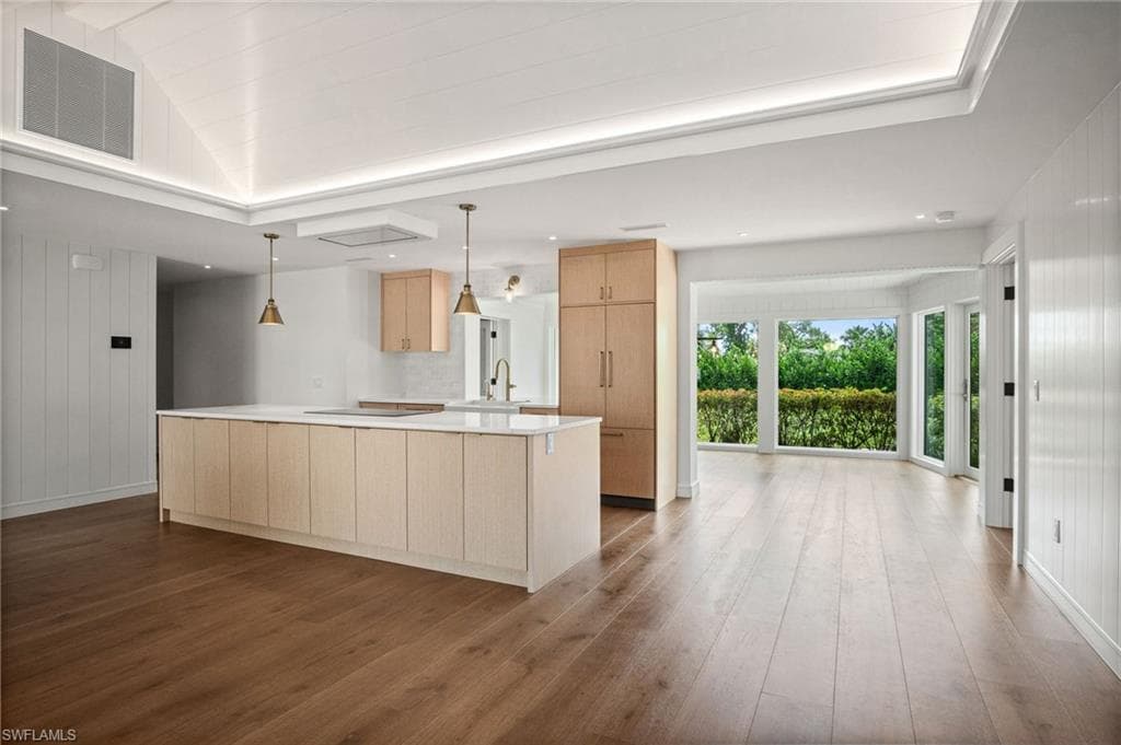 664 Pompano DR-17