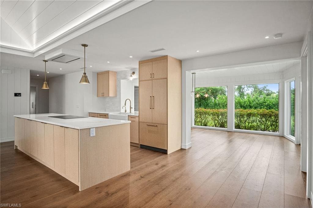 664 Pompano DR-1