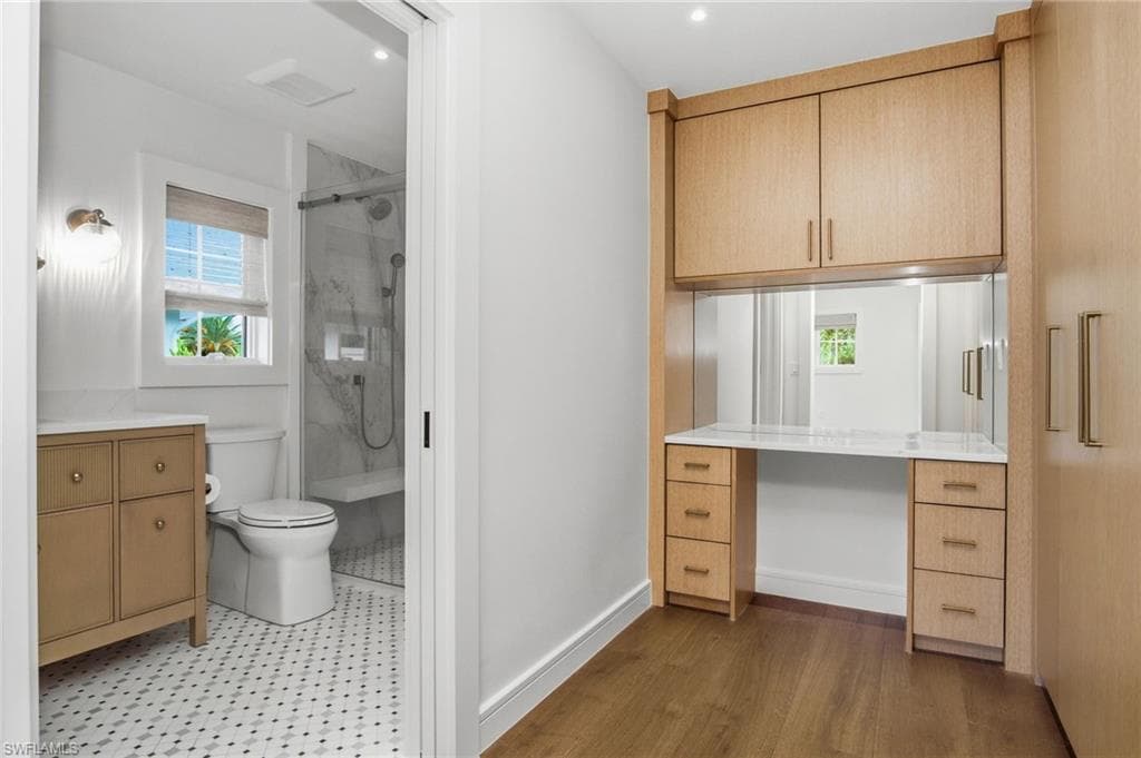 664 Pompano DR-28