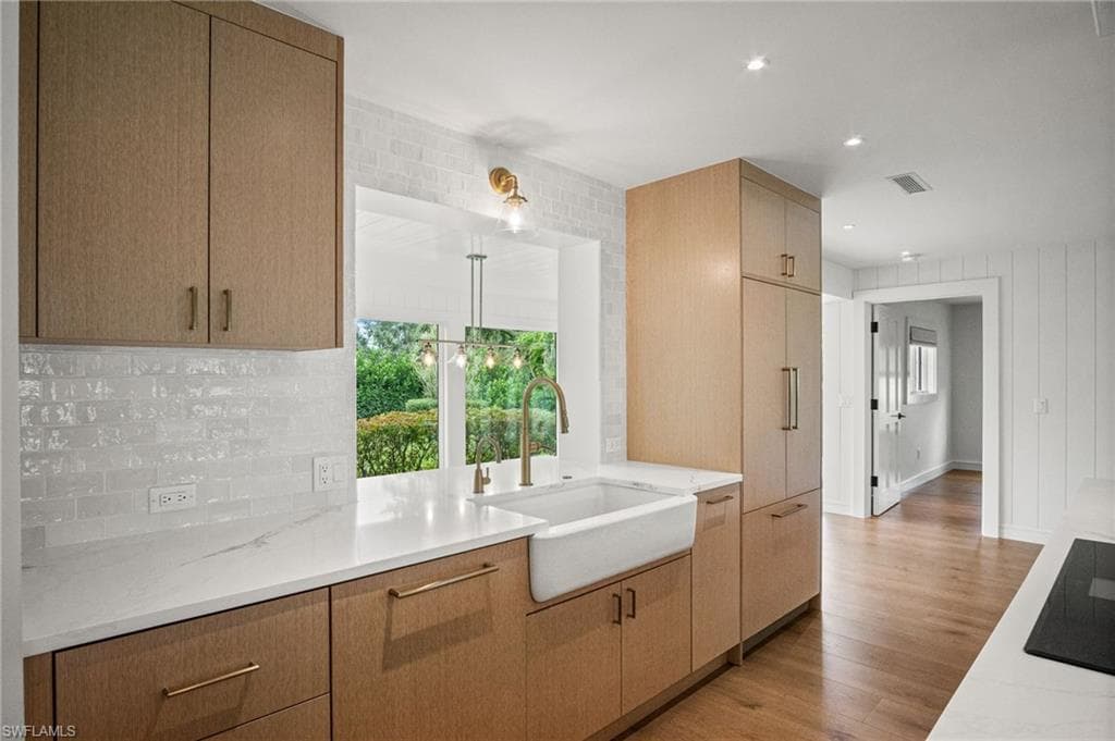 664 Pompano DR-14