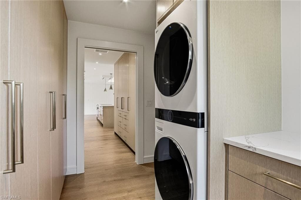 664 Pompano DR-39